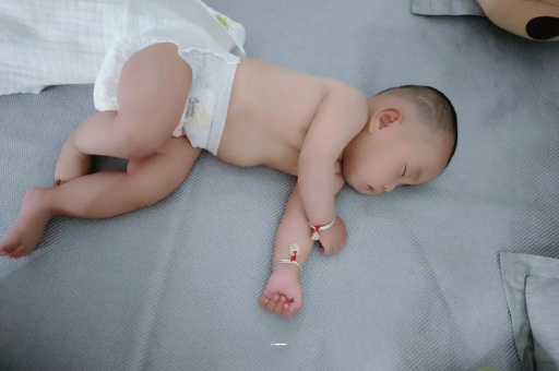 五家渠几个月宝宝会抬头